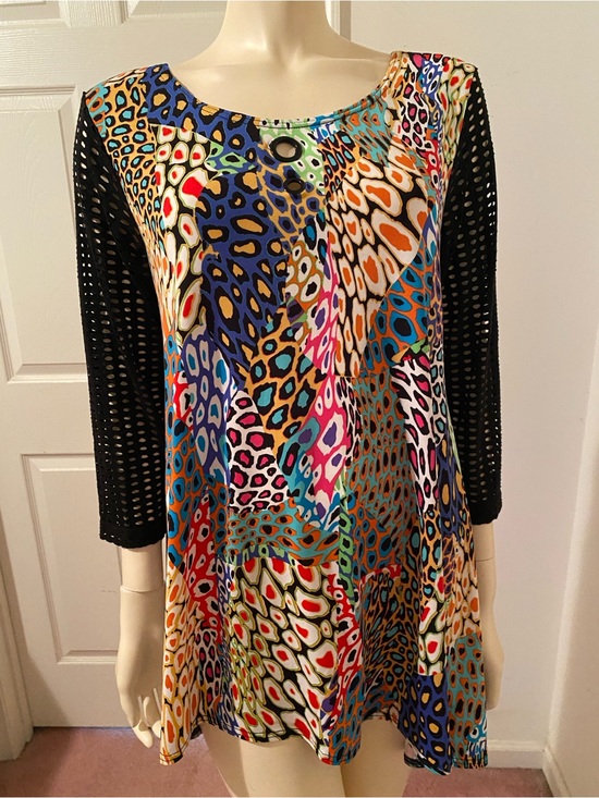 max and rina Tops - Multicolor Animal-Print Scoop Neck Tunic with Black Mesh Sleeves